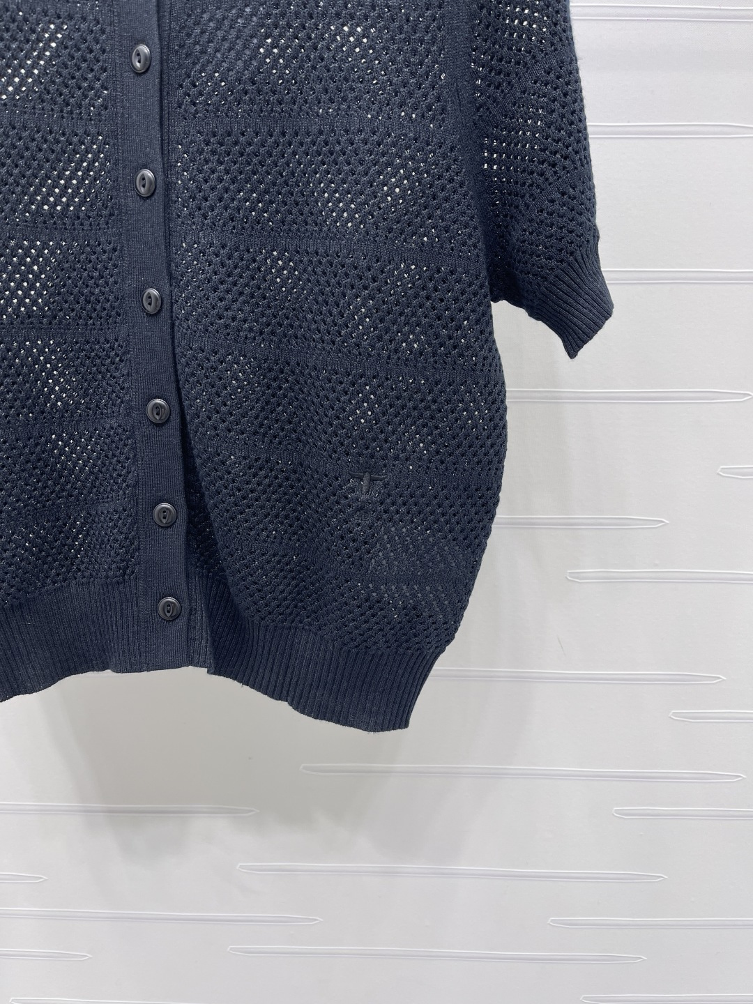 Women's short sleeves